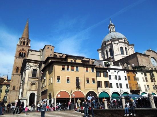 Piazza delle Erbe